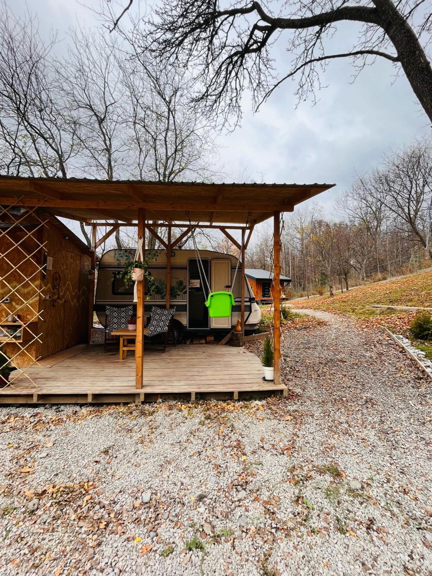 Moodysun Studio, Remote Tiny Home Comarnic Eksteriør billede