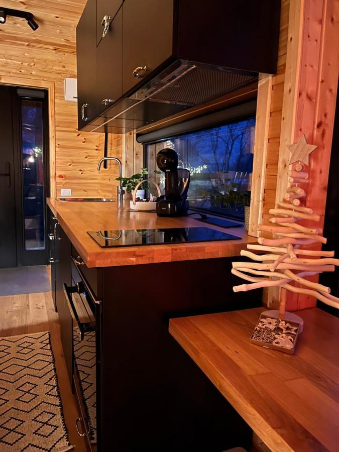 Moodysun Studio, Remote Tiny Home Comarnic Eksteriør billede