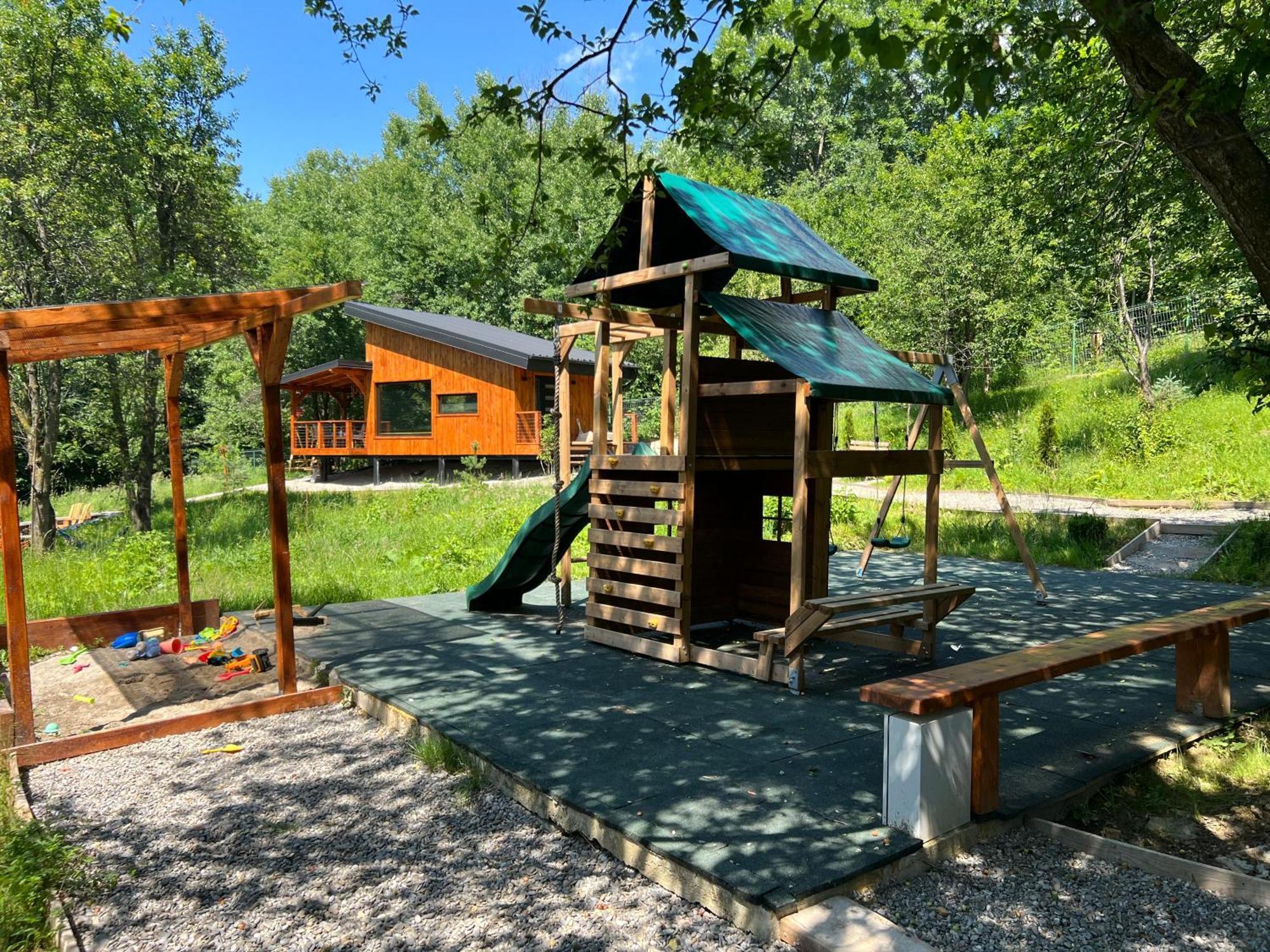 Moodysun Studio, Remote Tiny Home Comarnic Eksteriør billede